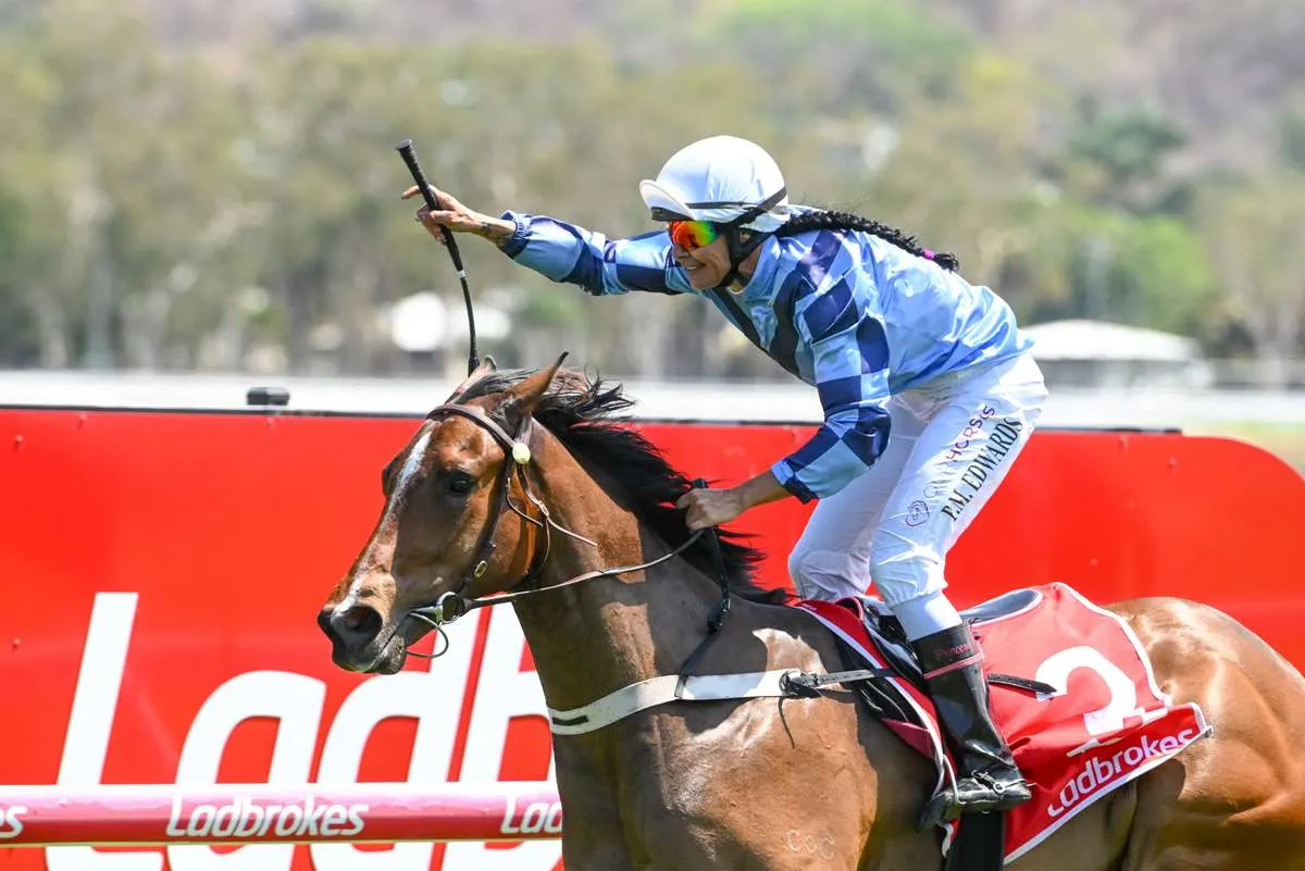 CASTLE HILL STANDS TALL ON PALLARENDA STAKES DAY