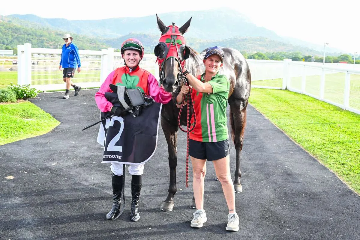 Old Girl Rosa Stuns Again for Jubilant Bonnie 
