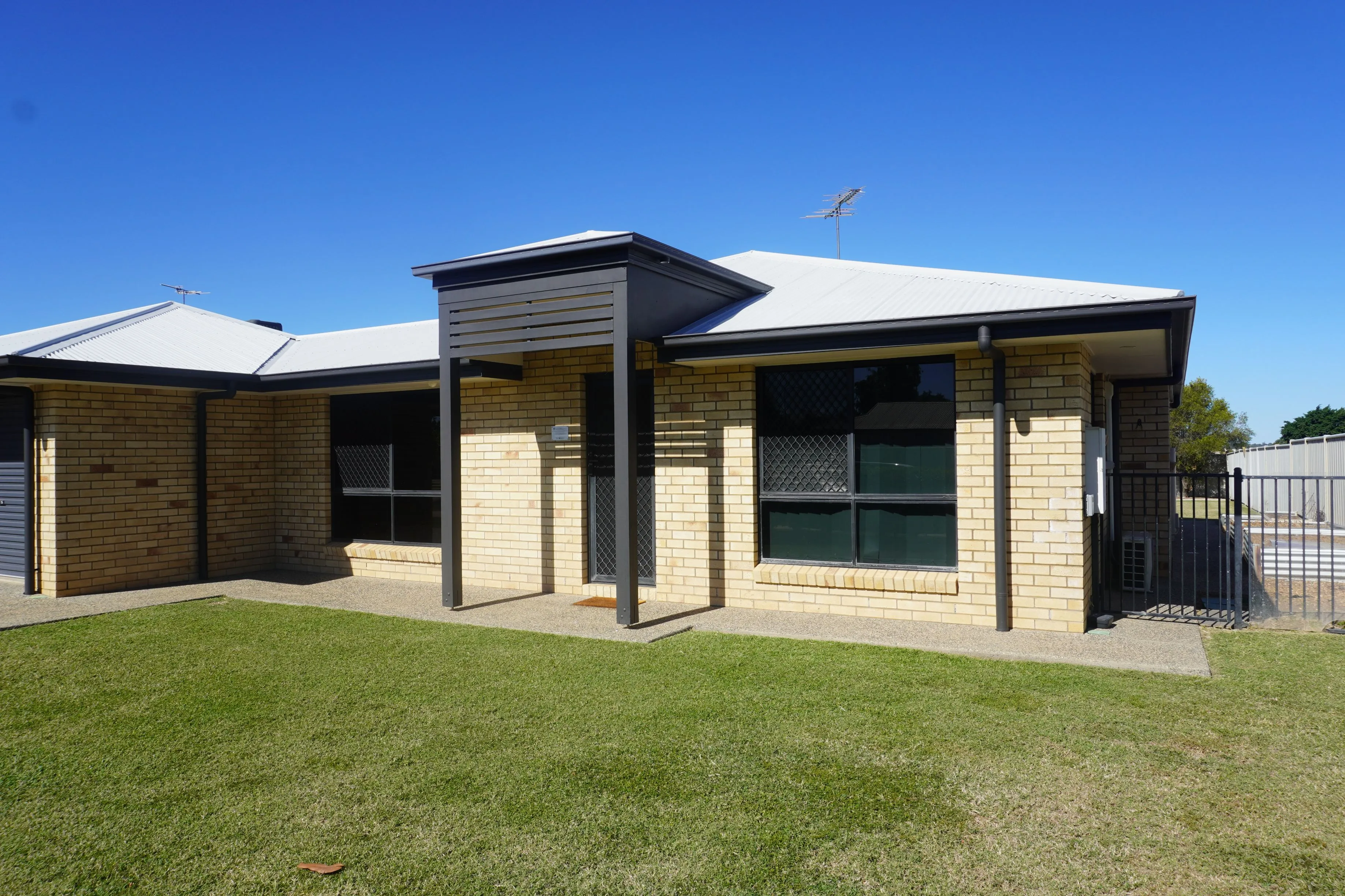 Mayfair Drive, Emerald