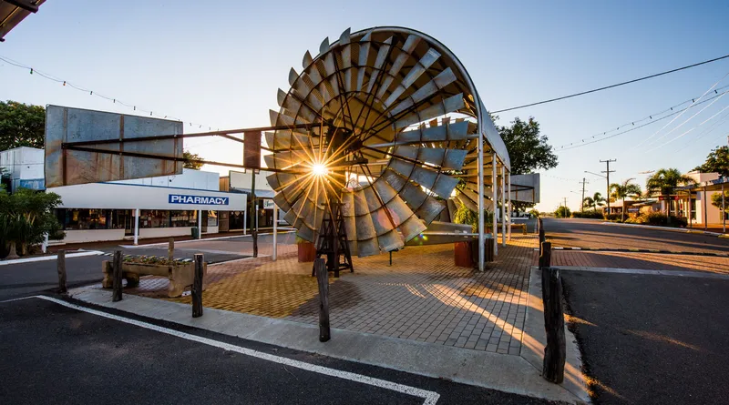 Comet Windmill & Retail Precinct